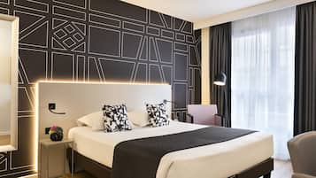 Deluxe Studio | 1 bedroom, in-room safe, desk, iron/ironing board