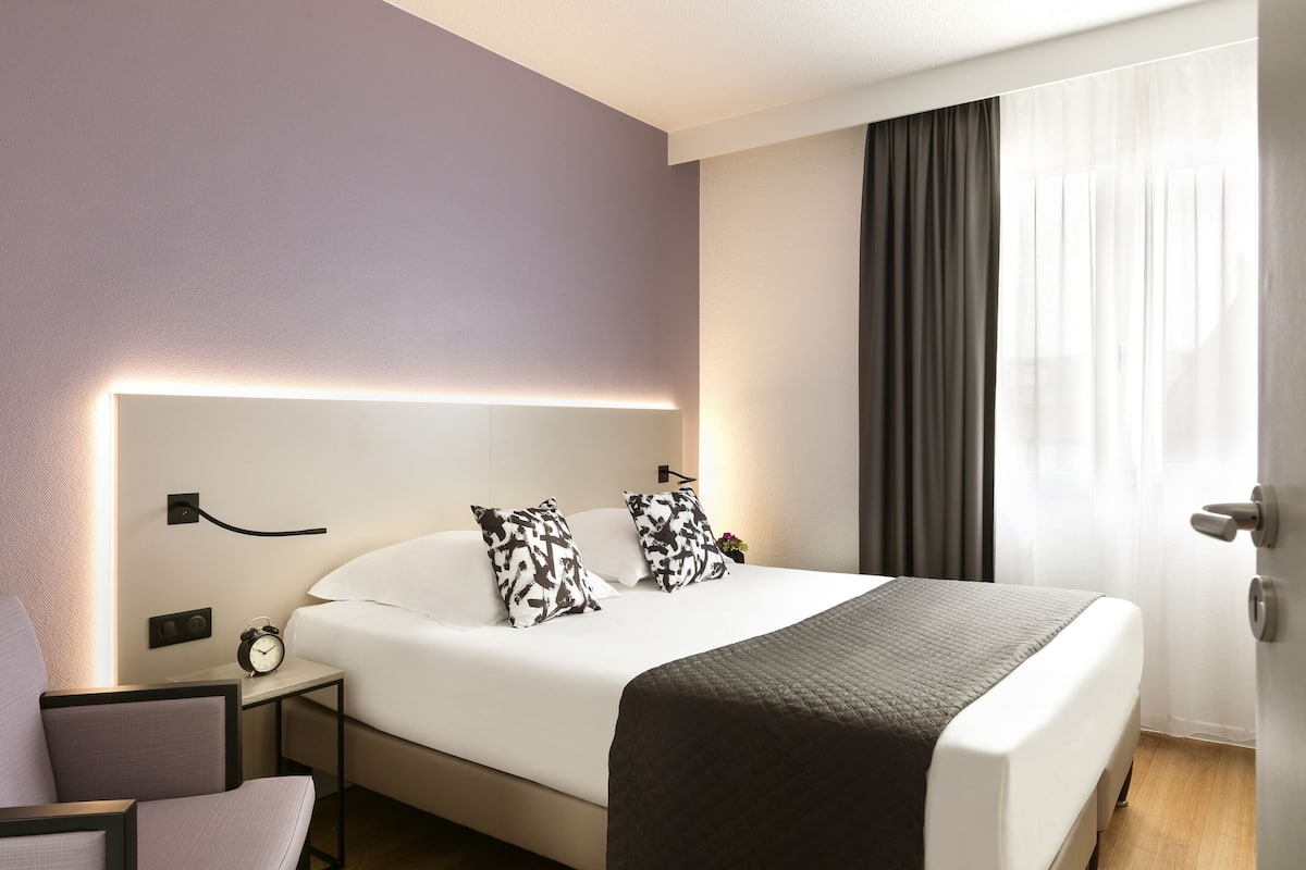 In-room safe, desk, iron/ironing board, free cots/infant beds