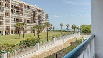 Apartment, 2 Bedrooms, Partial Ocean View | Terrace/patio