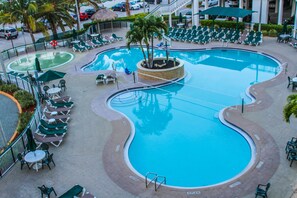 Outdoor pool - The Resort on Cocoa Beach (Cocoa Beach)