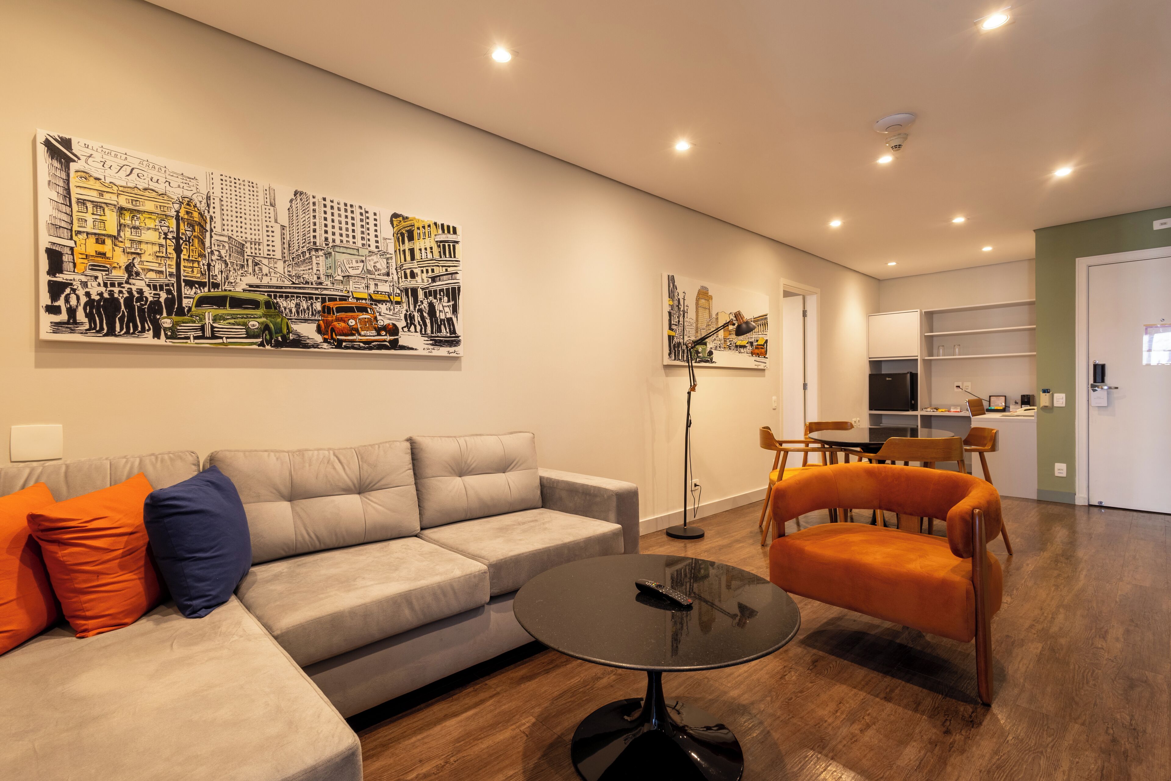 Suite Premium | Minibar, coffres-forts dans les chambres, bureau, rideaux occultants