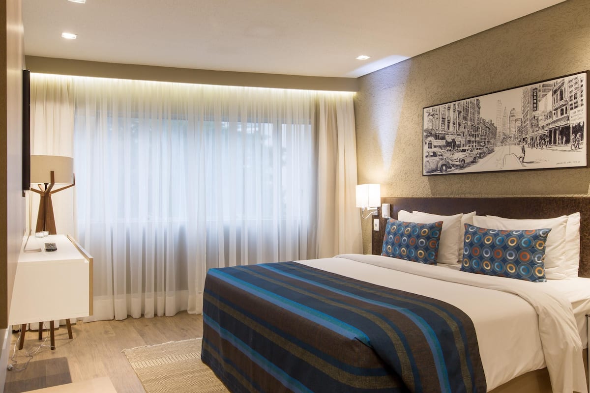 1 phòng ngủ, minibar, két bảo mật tại phòng, bàn