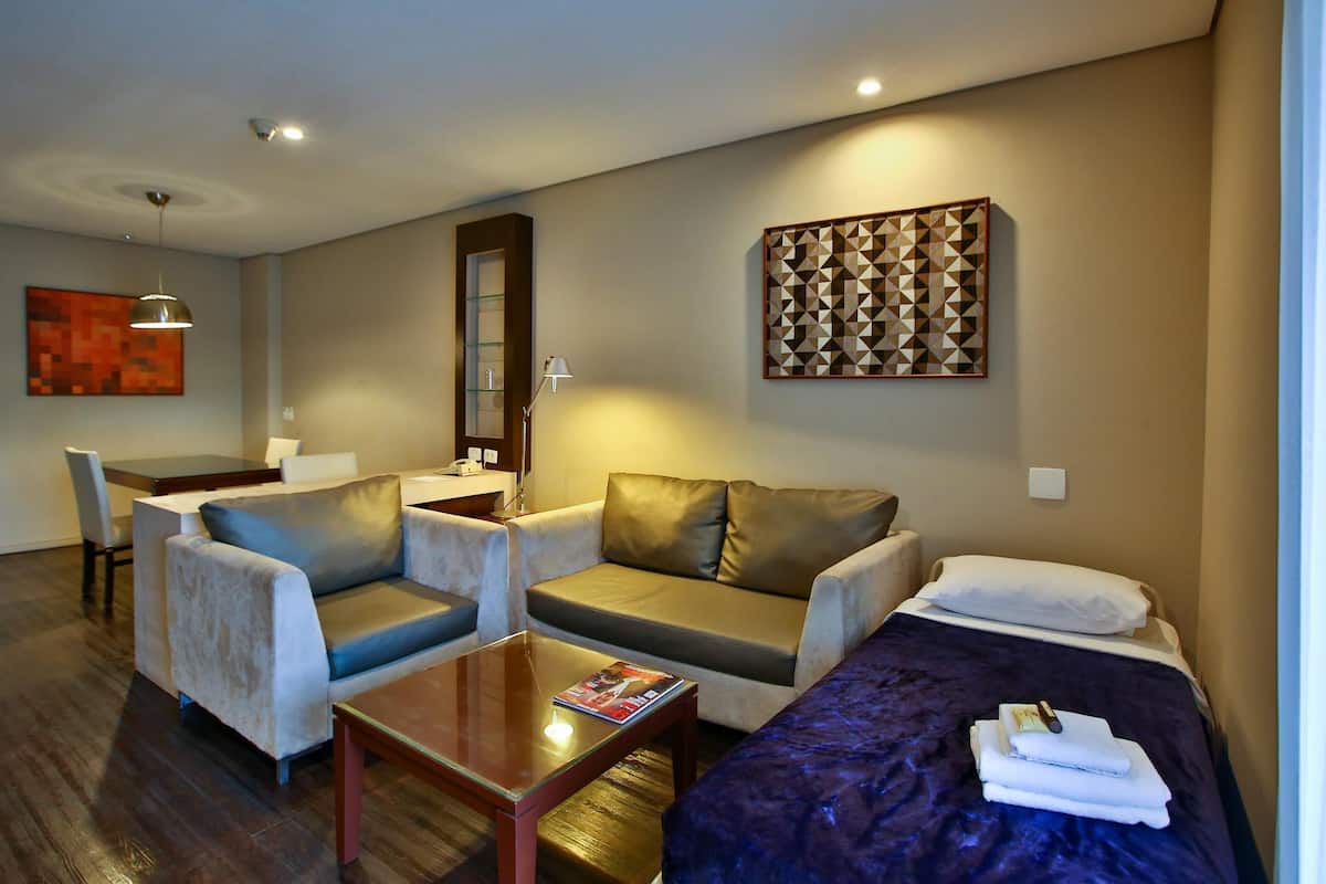 1 phòng ngủ, minibar, két bảo mật tại phòng, bàn