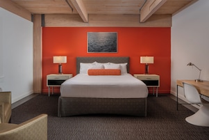 Suite, 1 King Bed, Non Smoking | Hypo-allergenic bedding, desk, iron/ironing board