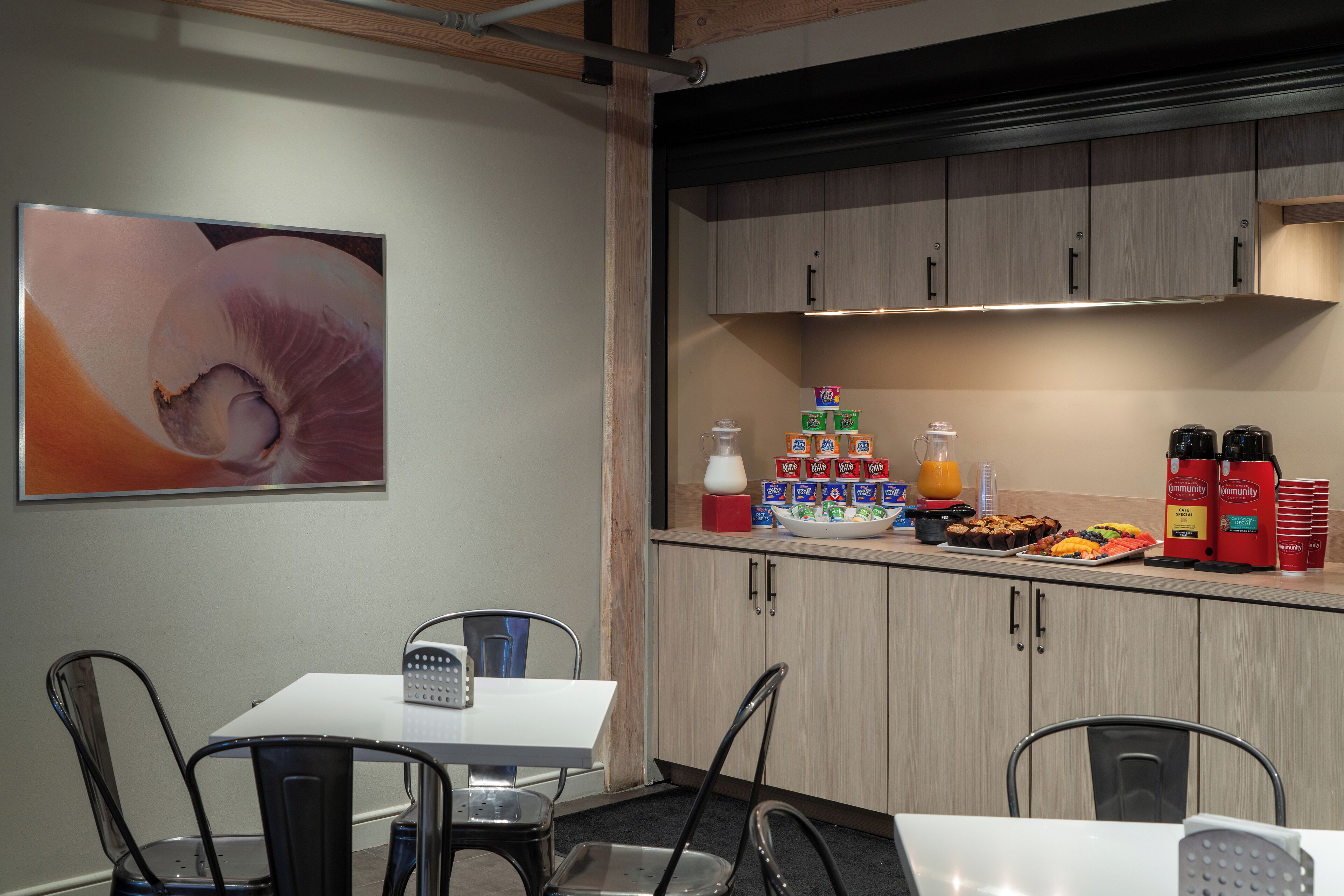 free daily continental breakfast