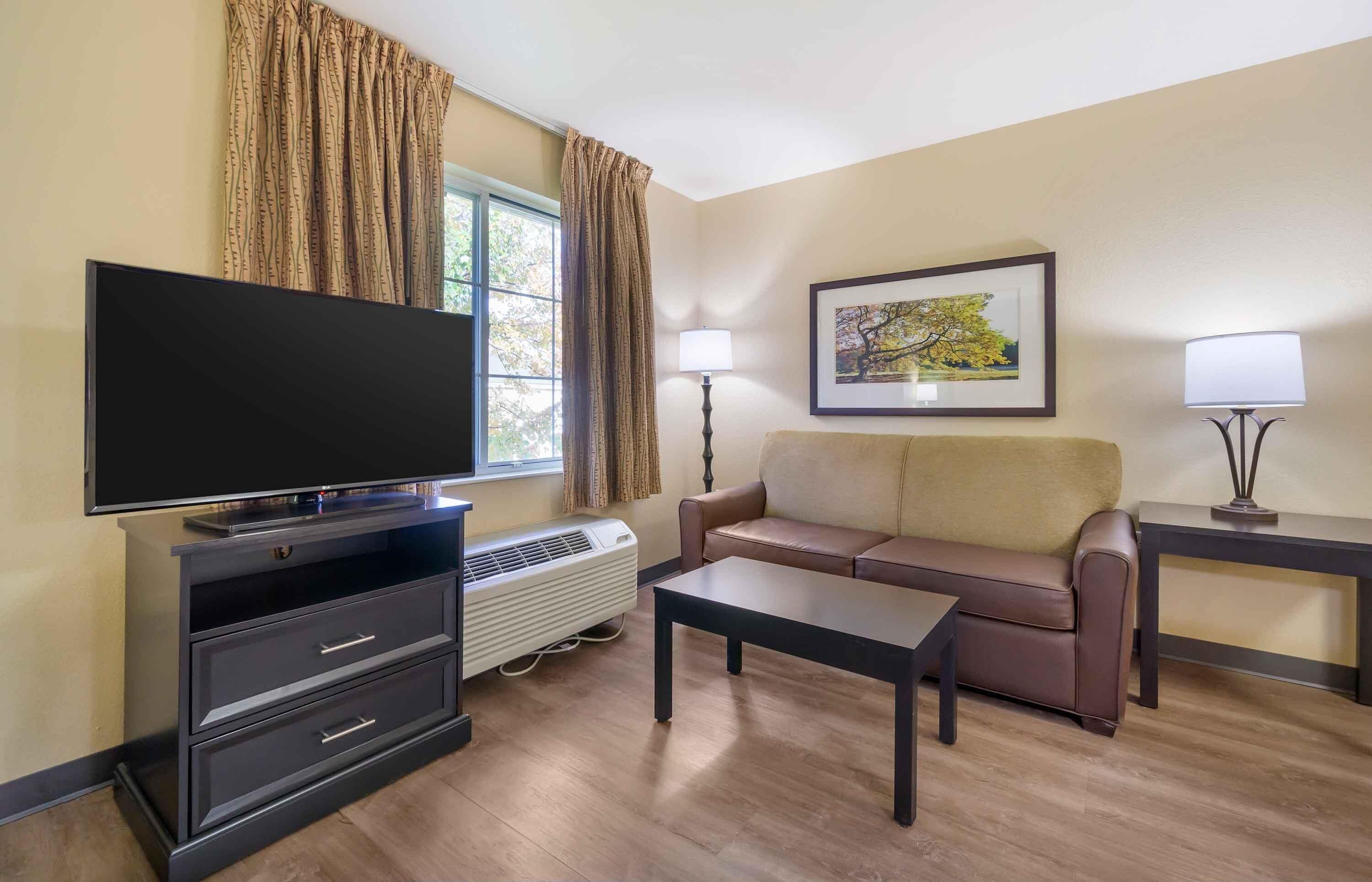 Deluxe studio, 1 queensize bed met slaapbank, niet-roken | Een bureau, een strijkplank/strijkijzer, gratis wifi, beddengoed
