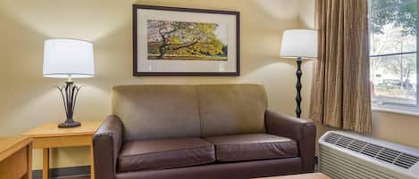 Deluxe Studio, 1 King Bed with Sofa bed, Non Smoking | Desk, iron/ironing board, WiFi (free), bed sheets
