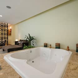 Sauna, steam room, body treatments, aromatherapy, deep-tissue massages