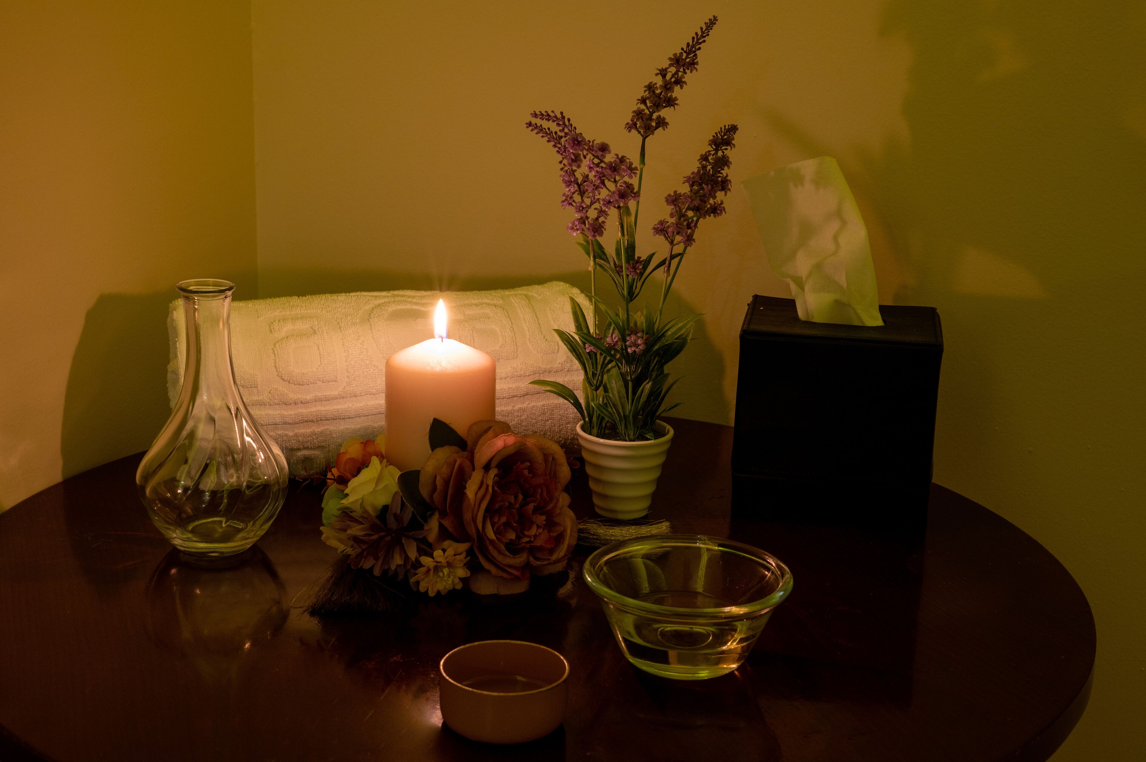 aromatherapy, sports massages, facials, reflexology, 1 treatment room