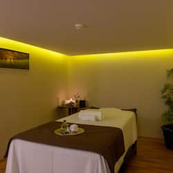 Aromaterapia, massaggi sportivi, trattamenti per il viso, riflessologia