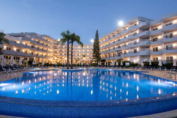 Indoor pool, outdoor pool