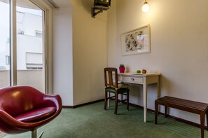 Family Room | Desk, rollaway beds, free WiFi, bed sheets