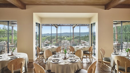 Restaurante. Auberge Du Soleil