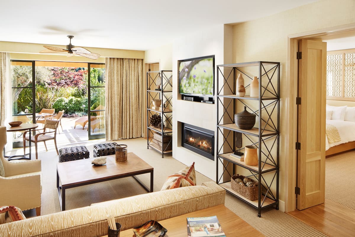 Deluxe Suite, Garden Area (Private) | Minibar, in-room safe, iron/ironing board, free WiFi