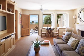 Hillside View Suite