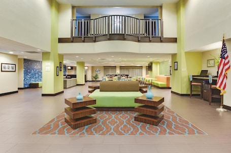 Interior. Comfort Inn & Suites Tampa North I-75