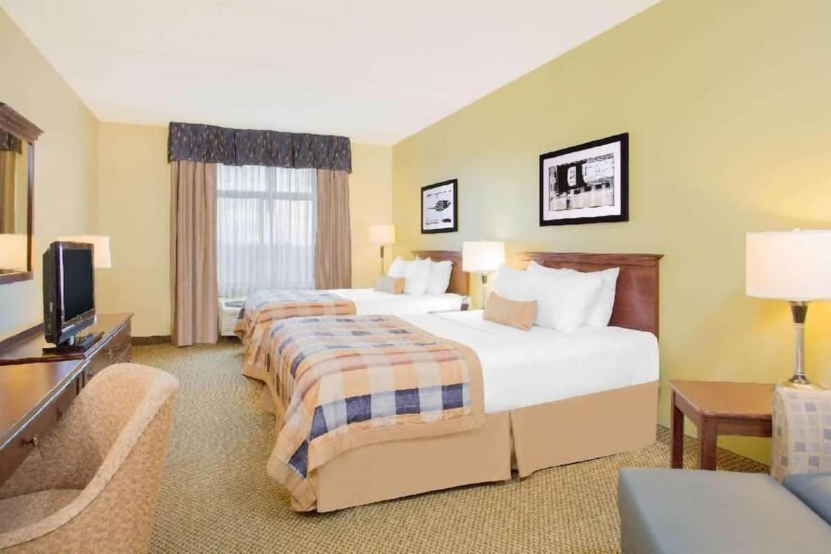 In-room safe, desk, laptop workspace, blackout curtains