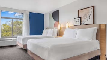 Suite, 1 habitación | Ropa de cama de alta calidad y escritorio