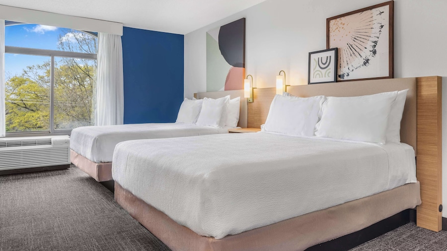 Spark by Hilton Charlotte Tyvola I-77