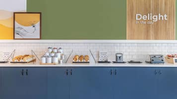 Free daily continental breakfast
