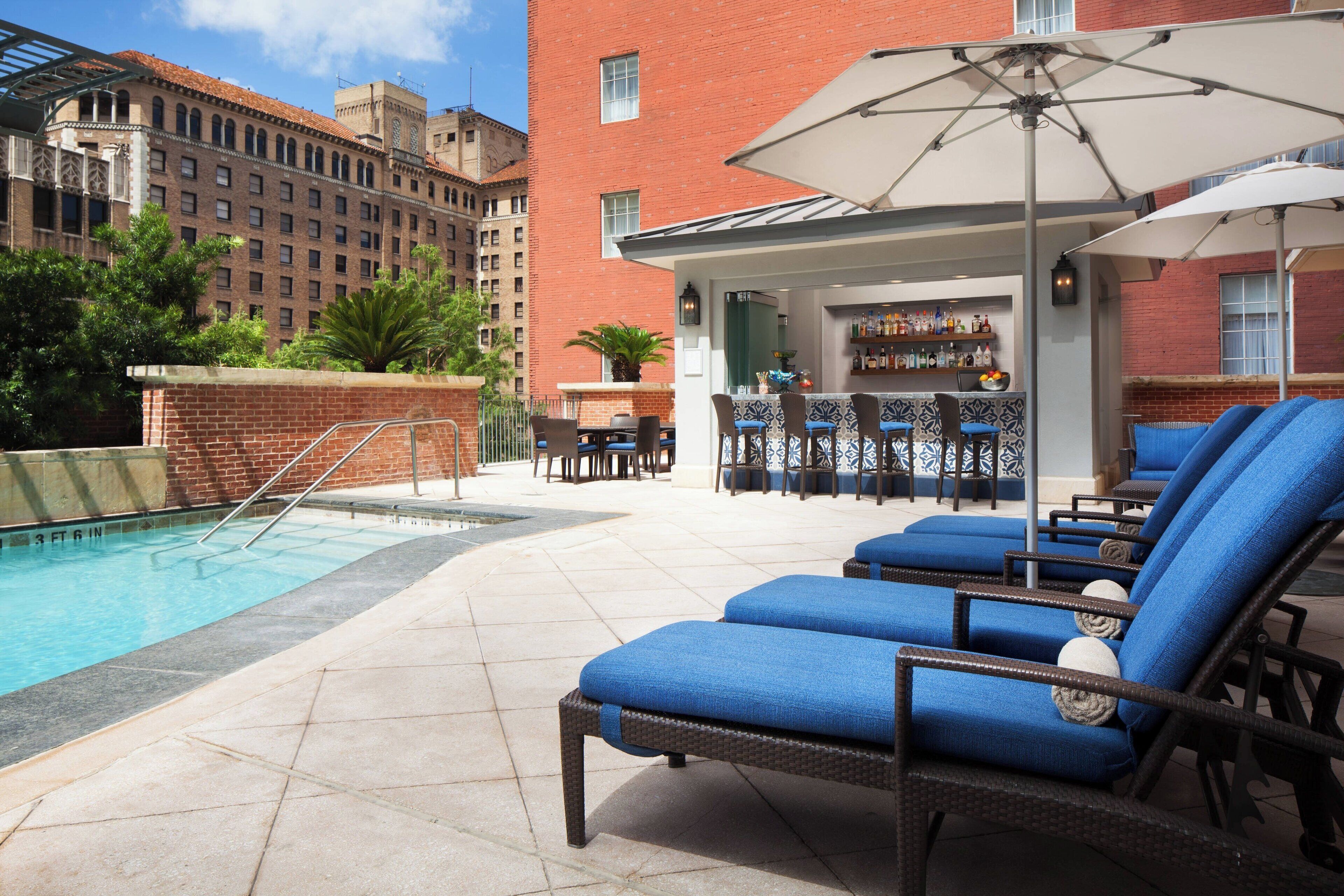 Hồ bơi ngoài trời 