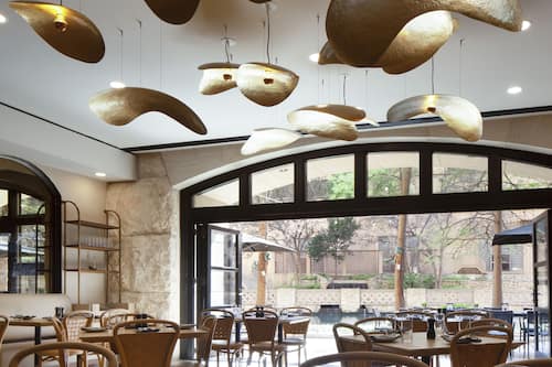 Café da manhã, almoço e jantar; culinária italiana