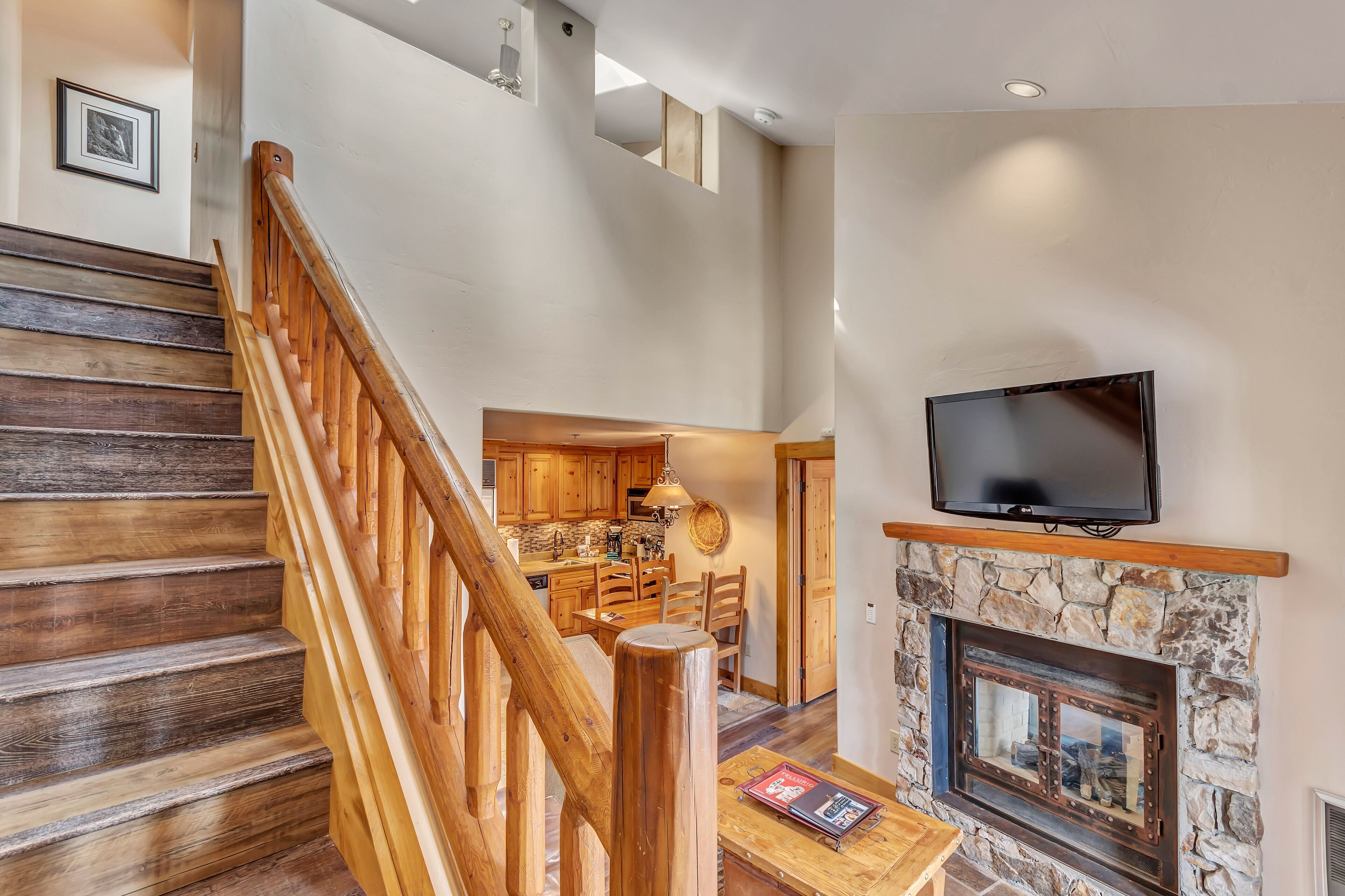 suite, 2 bedrooms | premium bedding, blackout curtains, iron/ironing board, free wifi