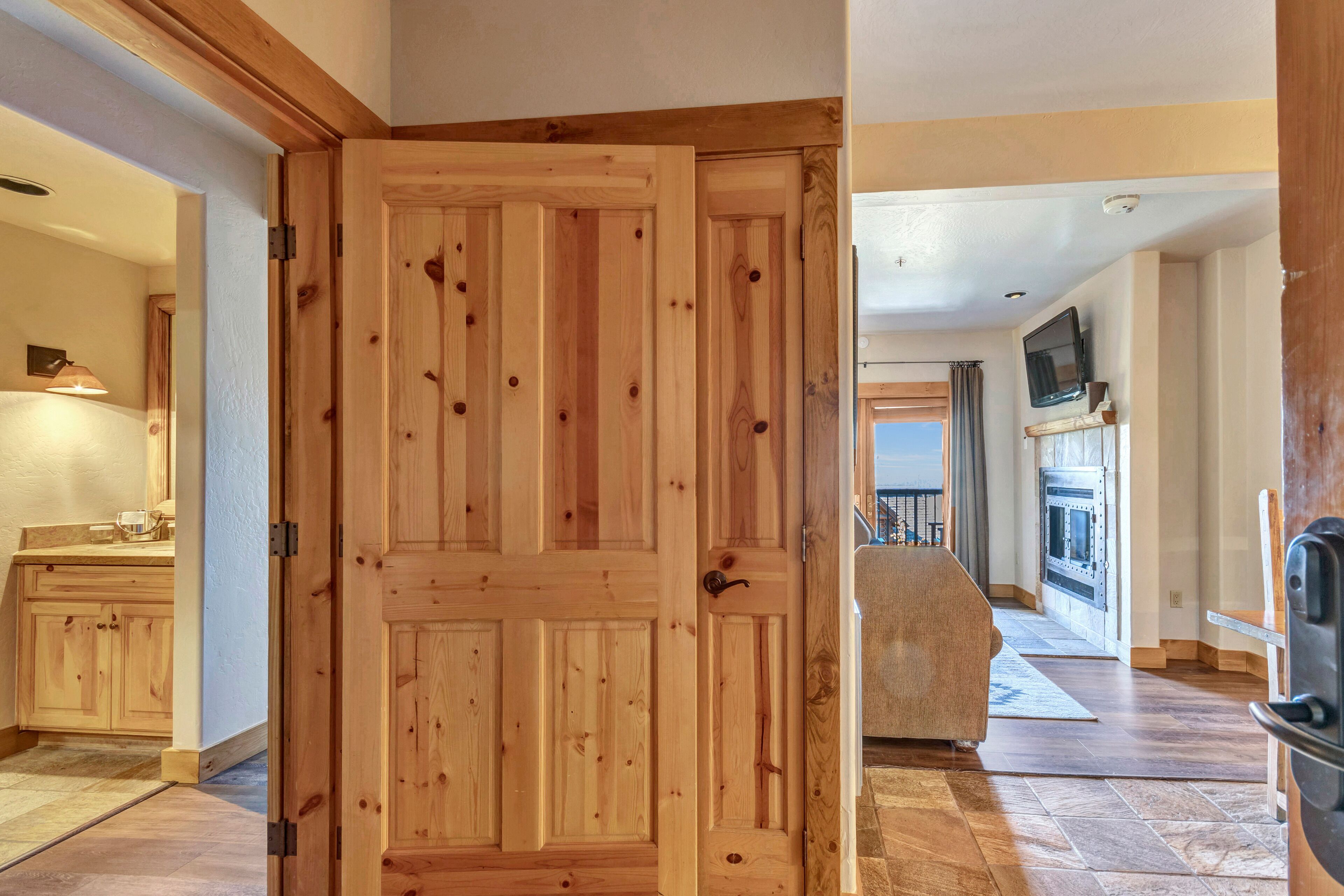 condo, 2 bedrooms | premium bedding, blackout curtains, iron/ironing board, free wifi