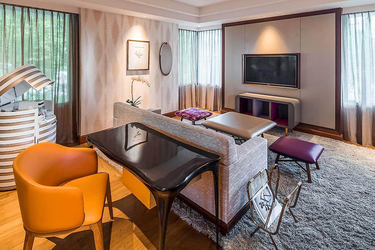 1 bedroom, pillow-top beds, minibar, in-room safe