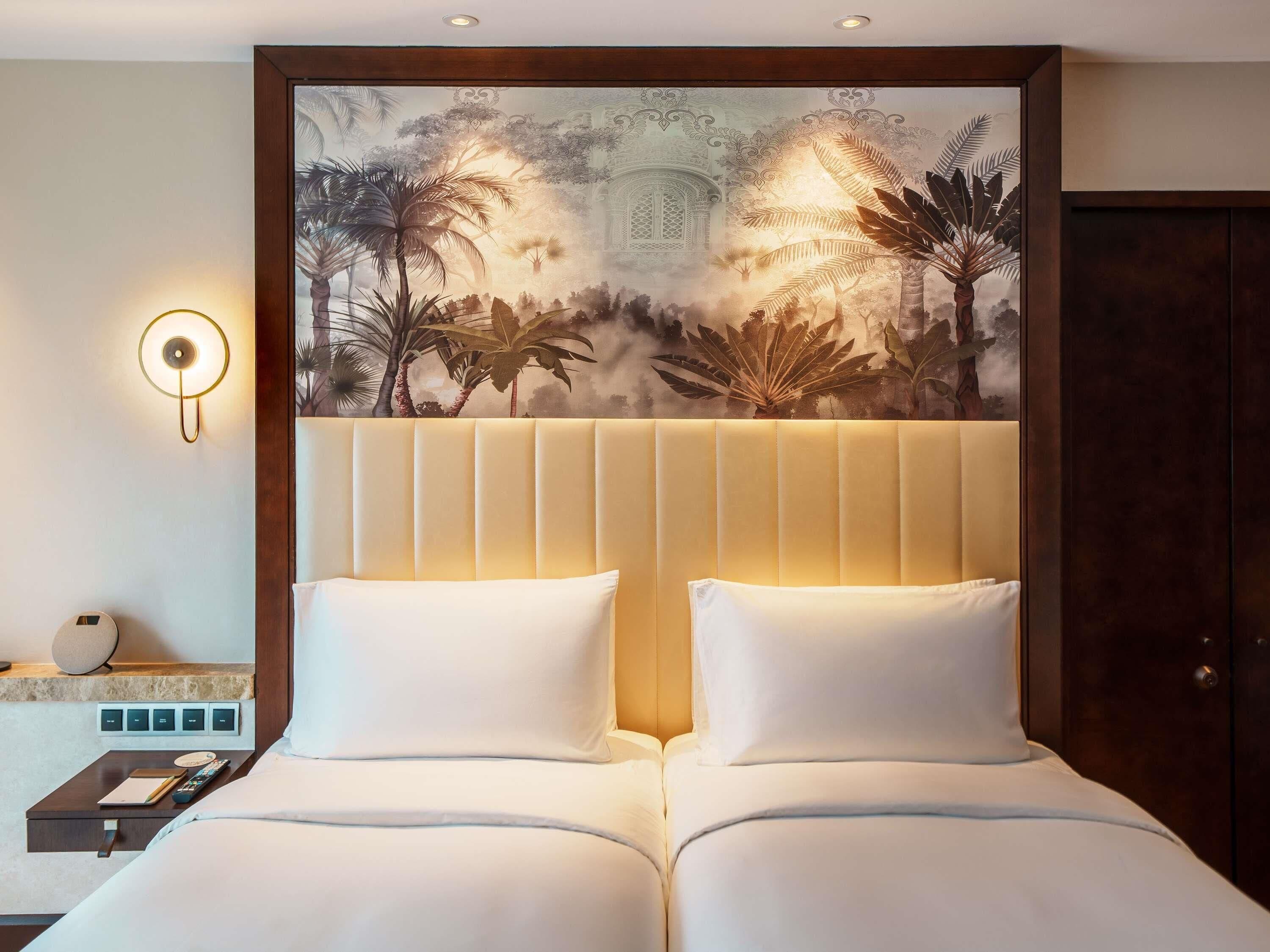 Bäddmadrasser, minibar, värdeförvaringsskåp på rummet och skrivbord