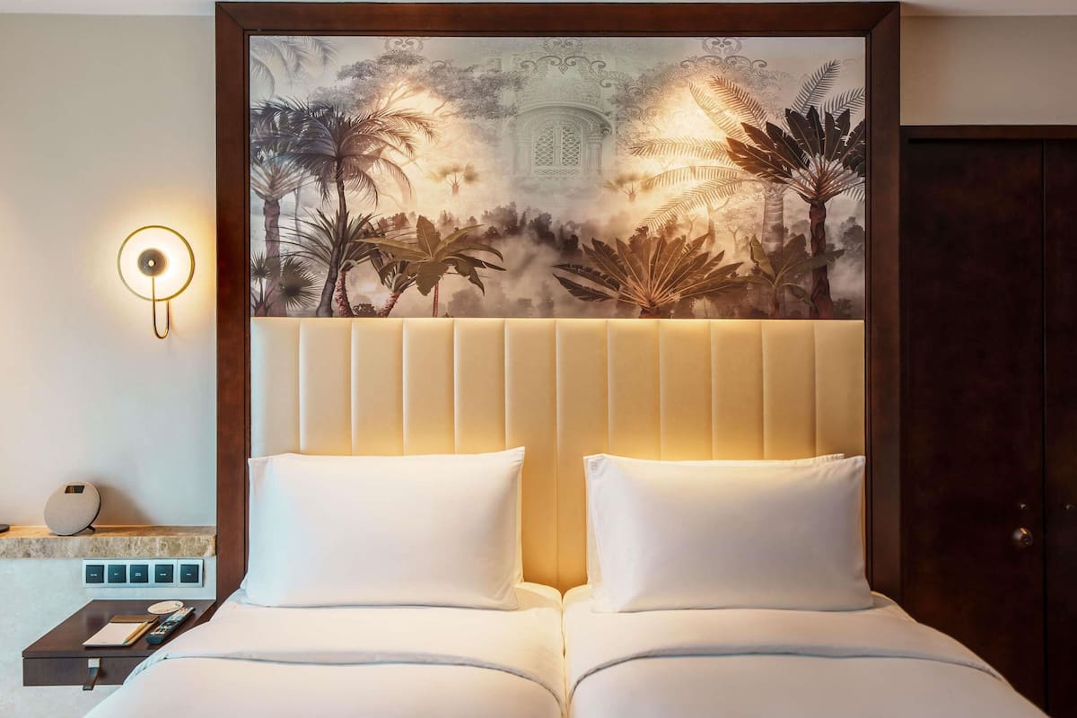 Bäddmadrasser, minibar, värdeförvaringsskåp på rummet och skrivbord