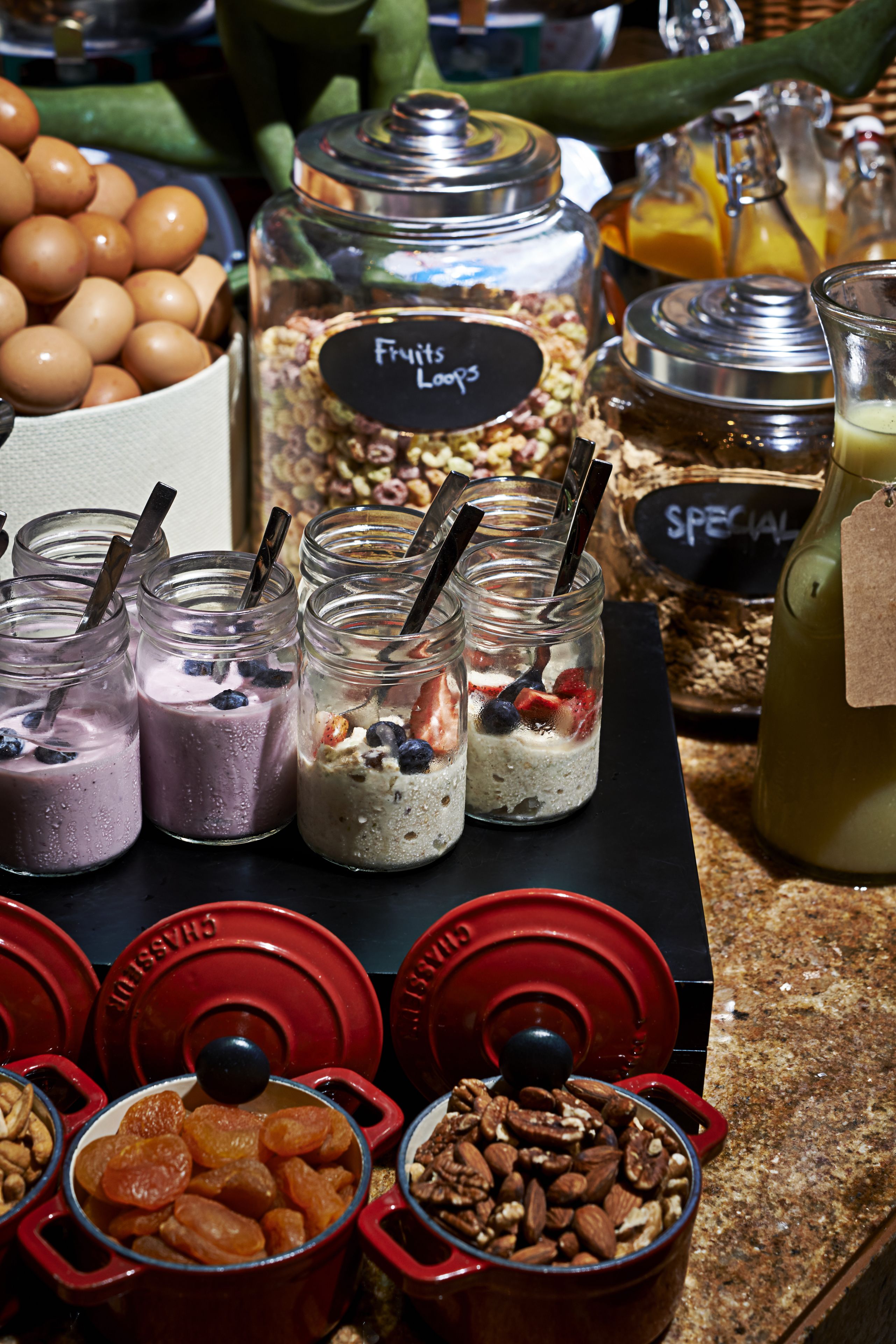 daily buffet breakfast (sgd 46 per person)