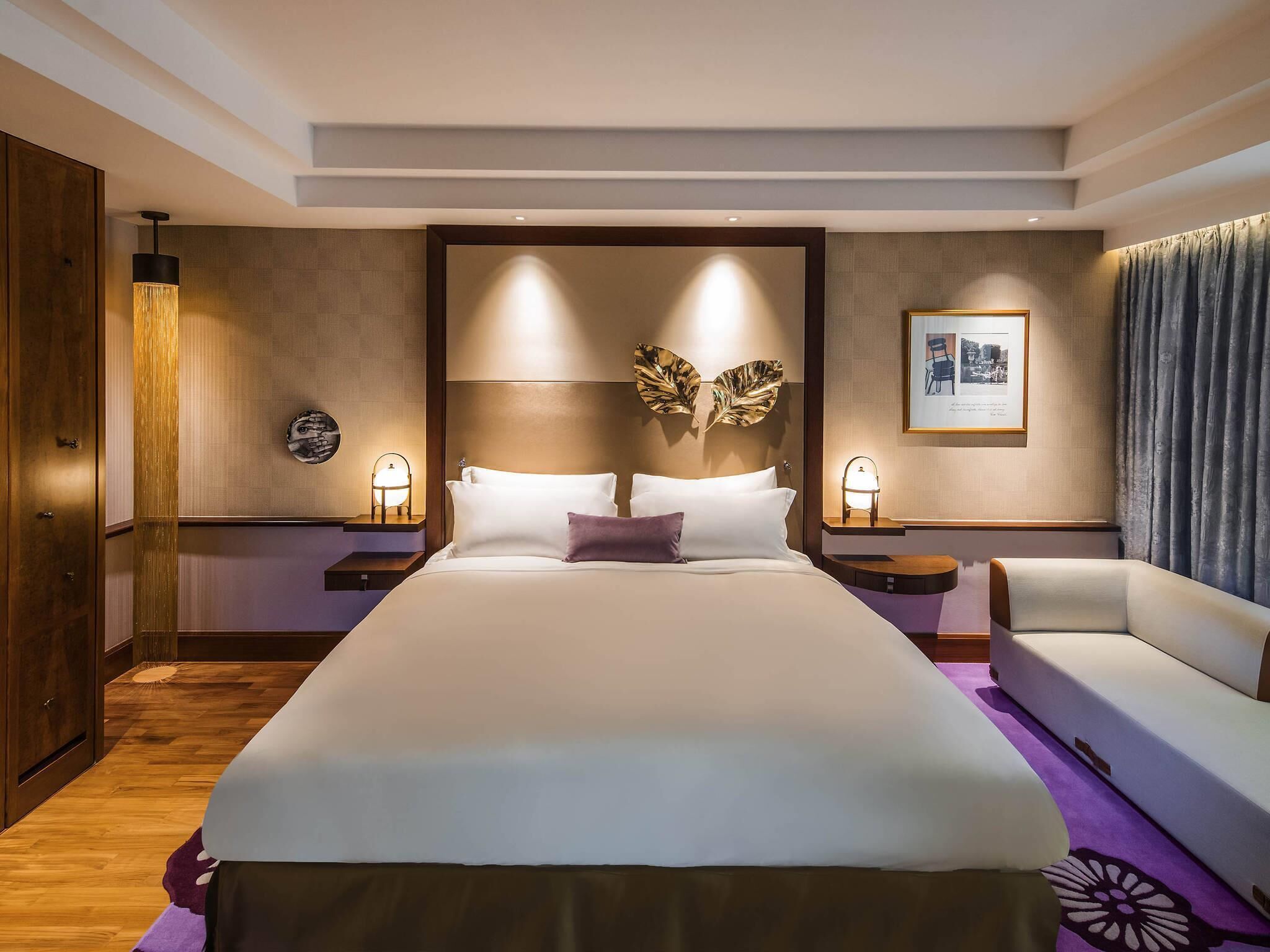 ห้องแฟมิลี่สวีท, 1 ห้องนอน (Prestige) | เตียงพร้อมฟูกเสริมที่นอน, มินิบาร์, ตู้นิรภัยในห้องพัก, โต๊ะทำงาน