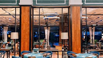 2 restaurants, breakfast, lunch, dinner served; international cuisine