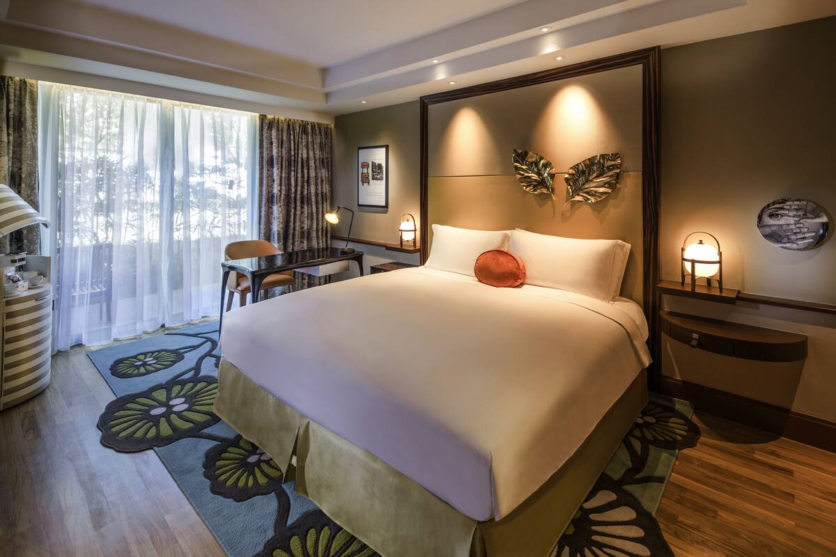 1 bedroom, pillow-top beds, minibar, in-room safe