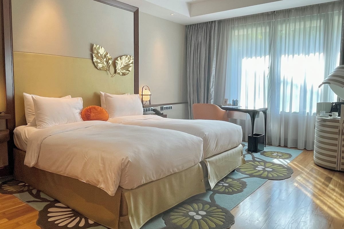 1 bedroom, pillow-top beds, minibar, in-room safe