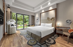 Luxury Room, 1 King Bed, Balcony, Garden View | Pillow-top beds, in-room safe, desk, blackout curtains