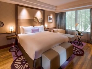 Junior Suite, 1 King Bed (Open Concept)