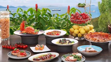 2 restaurants, breakfast, lunch, dinner served; international cuisine