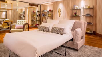 Suite familiar, 1 habitación (Prestige) | 1 dormitorio, colchones con acolchado adicional, minibar y caja fuerte