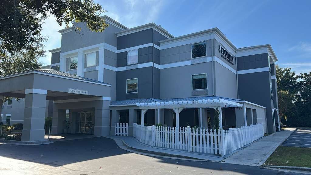 Mặt tiền nơi lưu trú