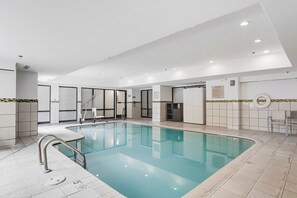 Piscine couverte, piscine extérieure