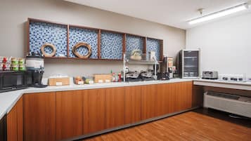 Free daily continental breakfast