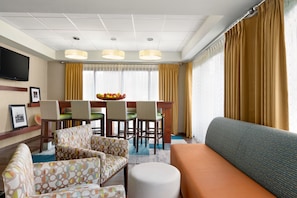 Lobby lounge