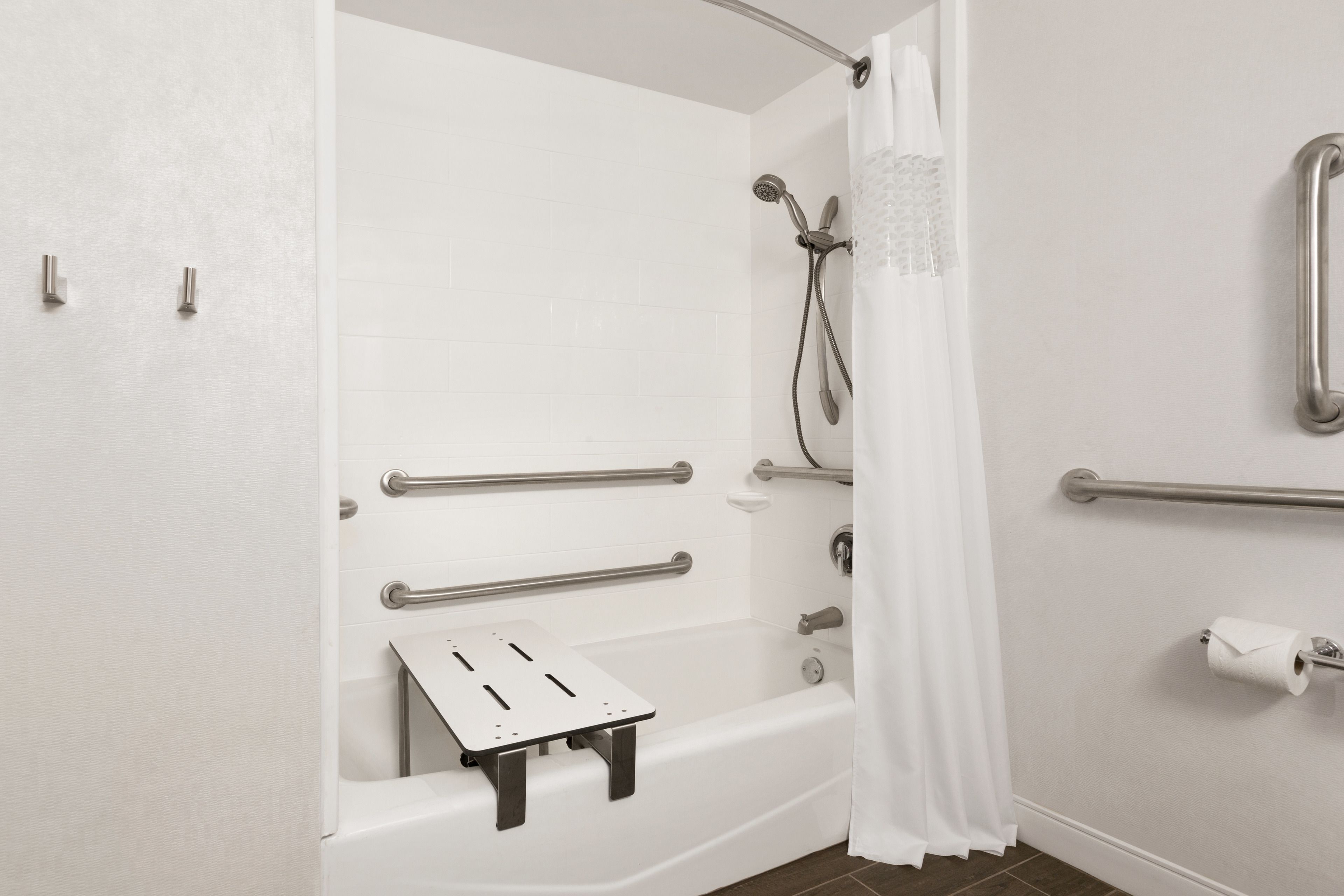 one king bed, non-smoking, accessible | bathroom shower
