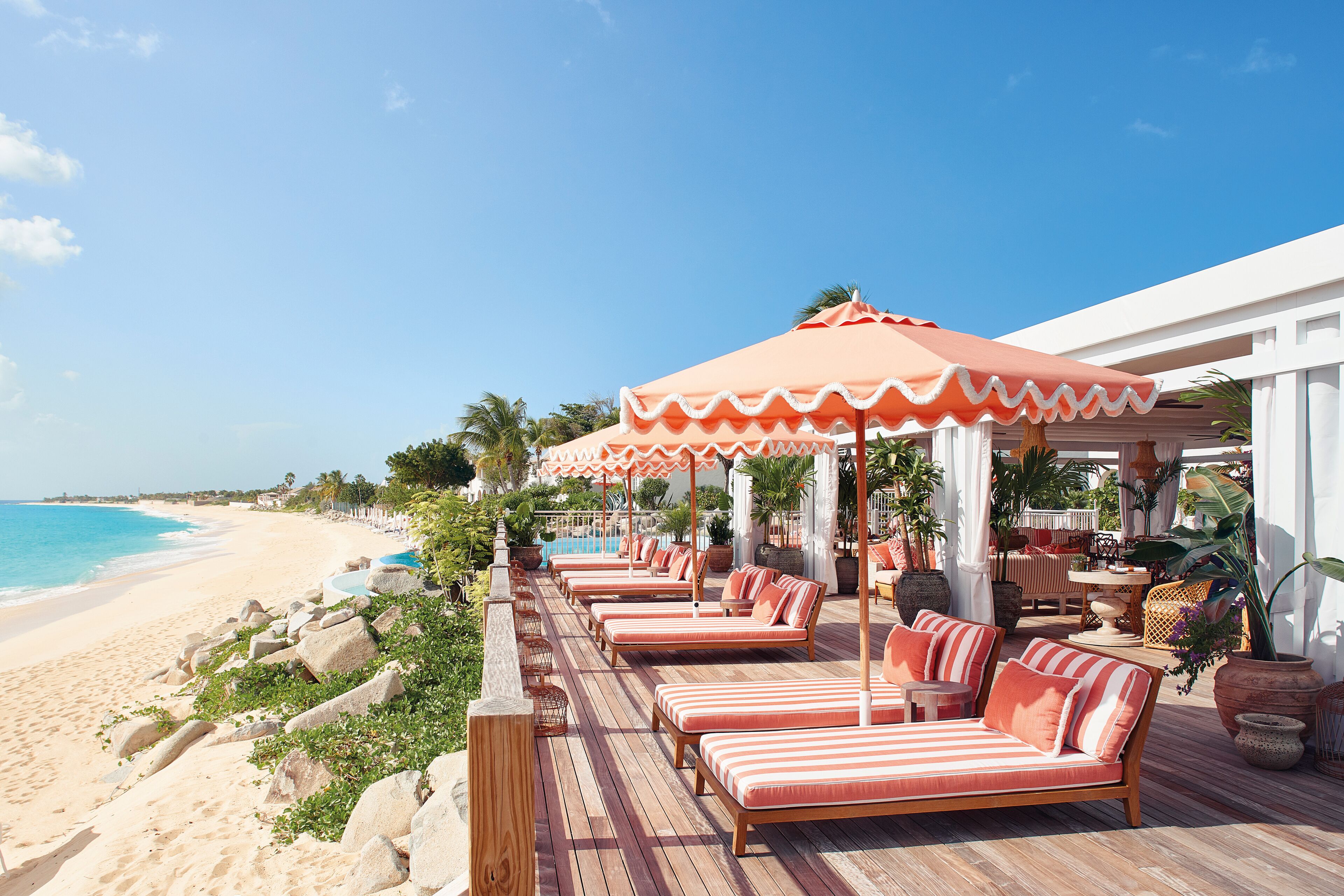 4 restaurants; breakfast, lunch, and dinner served
