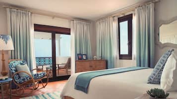 Suite (Baie Longue) | Frette Italian sheets, premium bedding, down comforters, minibar