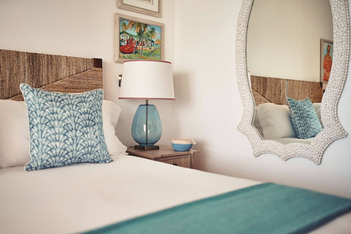 1 bedroom, Frette Italian sheets, premium bedding, down comforters