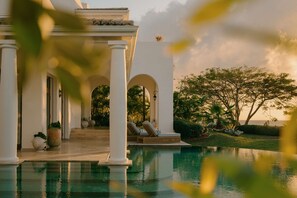 Villa, 3 chambres, piscine privée | Draps italiens de Frette, literie de qualité, couette en duvet, minibar