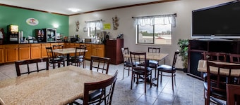 Super 8 by Wyndham Big Rapids